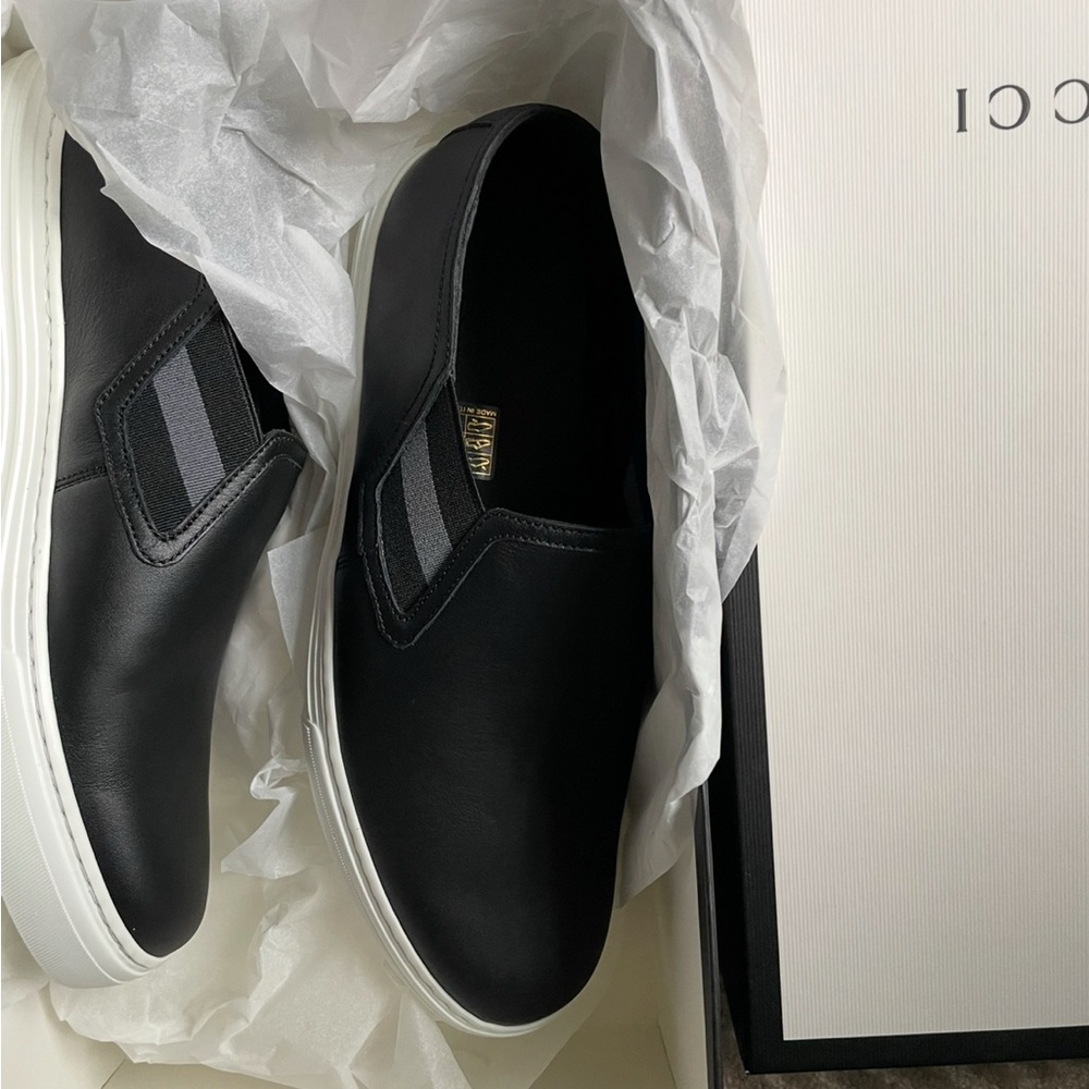 Gucci Black and White Loafers Slip-On Style